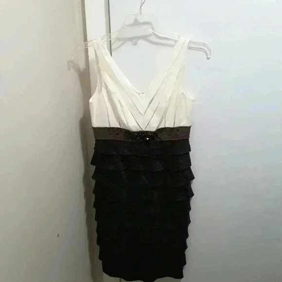 Adrianna Papell Occasions size 6 - Picture 2 of 7